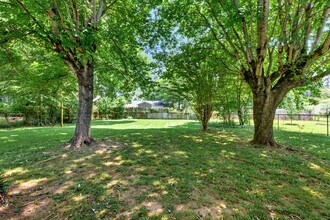 1018 Fairway Dr NW in Huntsville, AL - Building Photo - Building Photo