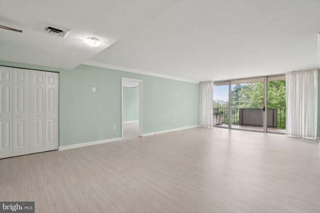 property at 1515 S Arlington Ridge Rd