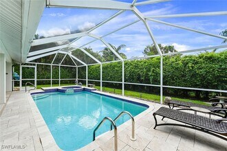 589 Lambton Ln in Naples, FL - Building Photo - Building Photo