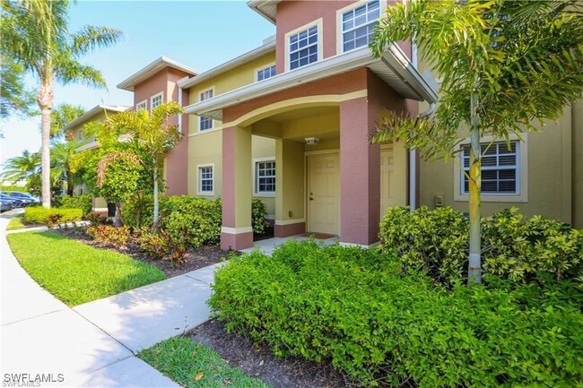 9081 Gervais Cir in Naples, FL - Foto de edificio - Building Photo