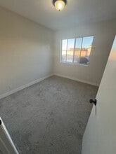 429 Summit Dr in Henderson, NV - Building Photo - Building Photo