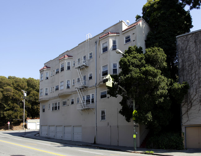 809 E 28th St in Oakland, CA - Foto de edificio - Building Photo