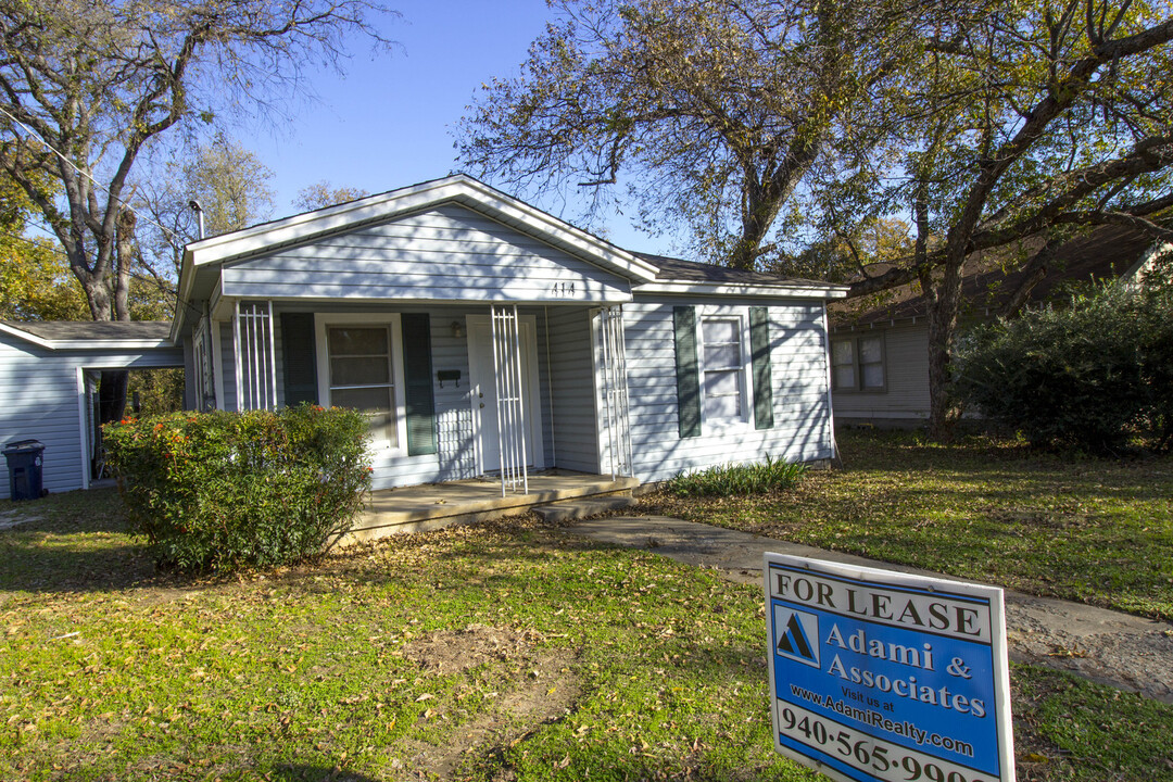 414 W Prairie St in Denton, TX - Building Photo