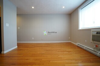 1200 Commonwealth Ave, Unit 40 in Boston, MA - Building Photo - Building Photo