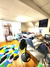 32 Irving St, Unit B in Boston, MA - Foto de edificio - Building Photo