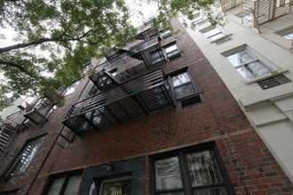405 E 87th St in New York, NY - Foto de edificio - Building Photo