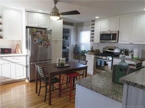 12 Brown St, Unit 1 in New Haven, CT - Building Photo - Building Photo