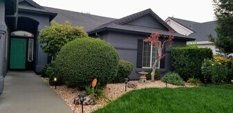 3019 Rush Creek Ct in Redding, CA - Building Photo