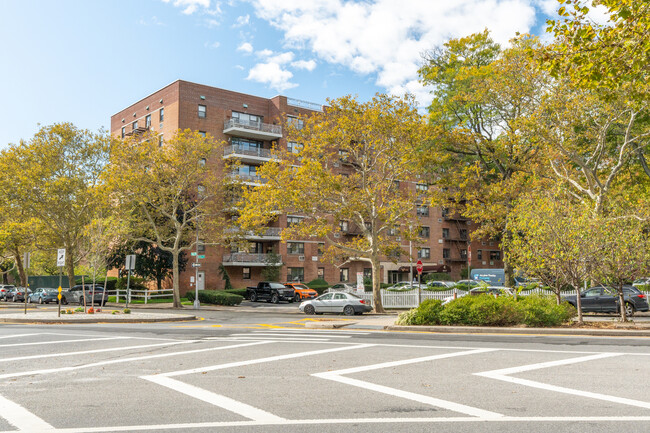 Eastwood Condos in Howard Beach, NY - Building Photo - Building Photo