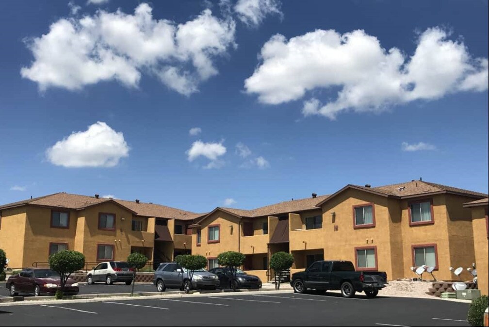 Santa Carolina Apartments in Nogales, AZ - Foto de edificio
