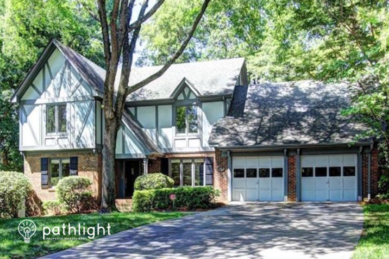 9611 Hanover Ridge Ct in Charlotte, NC - Foto de edificio