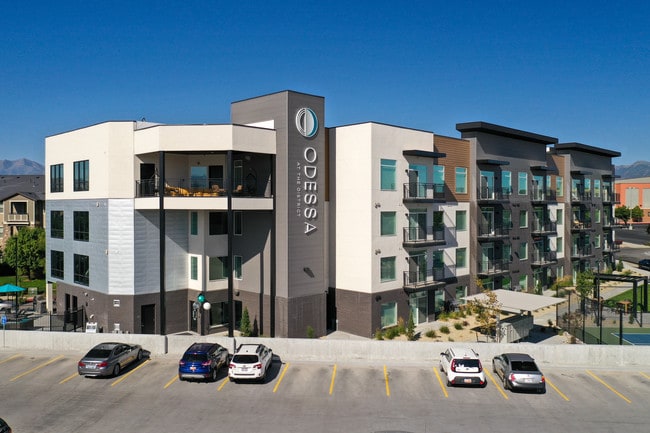 Odessa at the District in South Jordan, UT - Foto de edificio - Building Photo