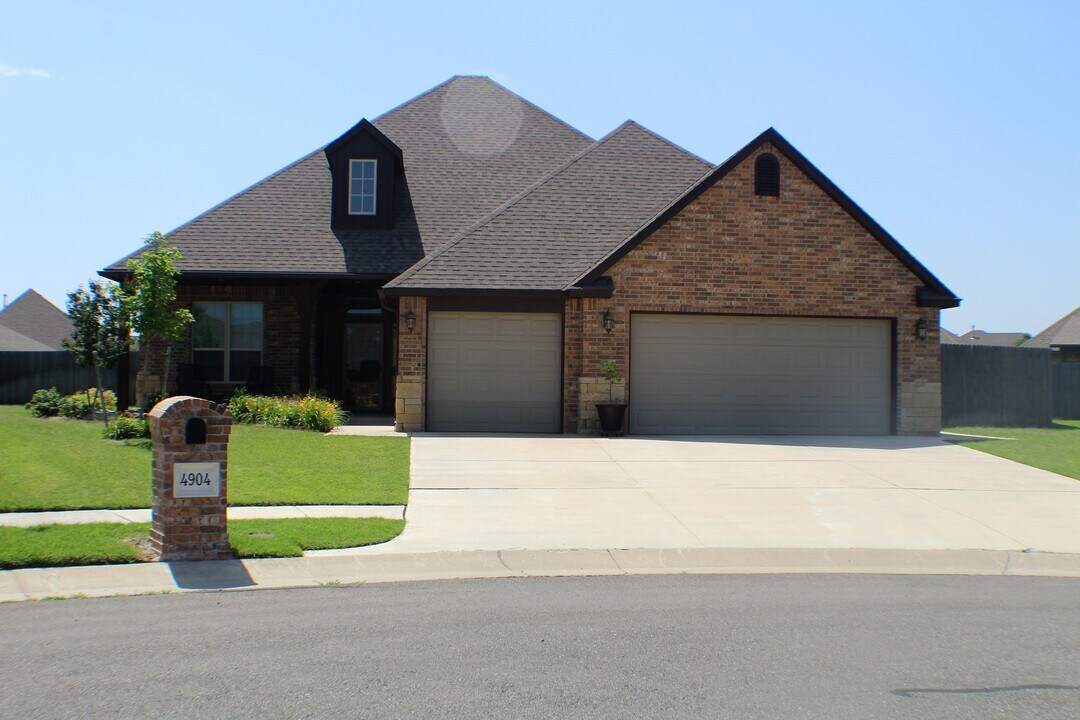 4904 SW 122nd Terrace in Oklahoma City, OK - Building Photo