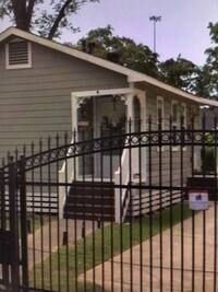 410 Melbourne St photo'