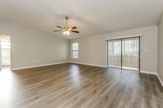 319 Colonade Ct in Kissimmee, FL - Building Photo - Building Photo