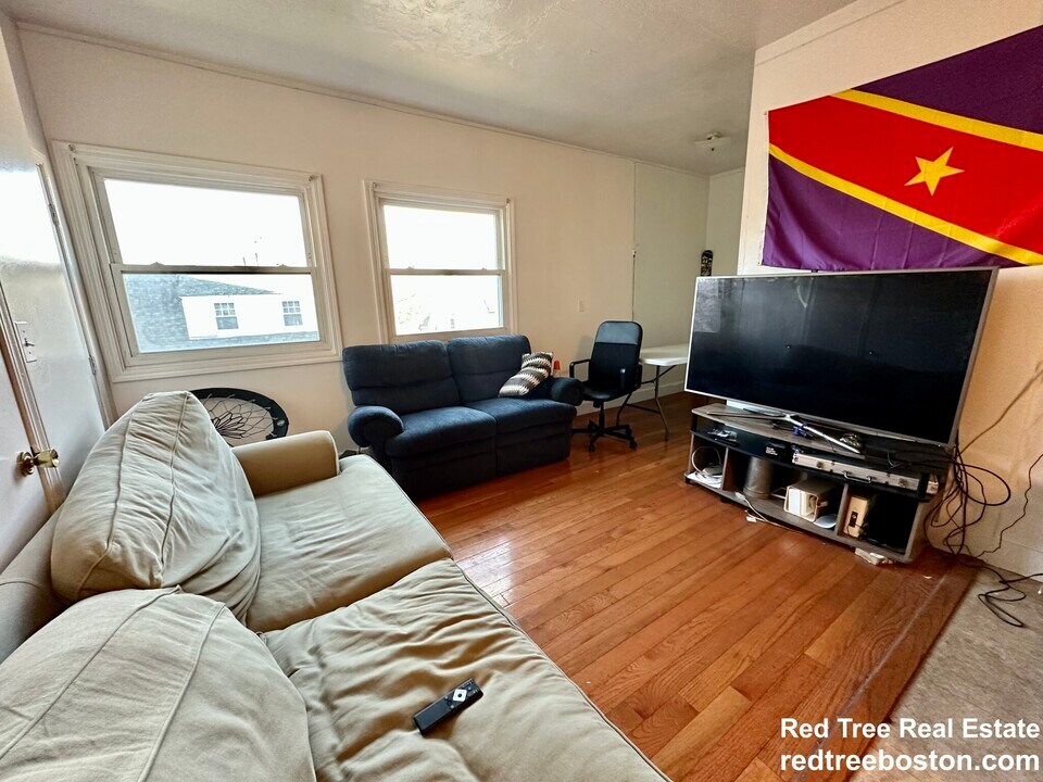 16 Ashford St in Boston, MA - Building Photo