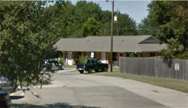 401 N Third St in Mabank, TX - Building Photo - Building Photo