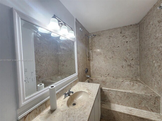property at 7 Crossings Cir