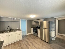 24 Grandview Rd in Bow, NH - Building Photo