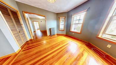 409 Highland Ave, Unit 4 in Somerville, MA - Foto de edificio - Building Photo