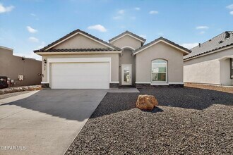 217 Farnborough St in El Paso, TX - Building Photo - Building Photo