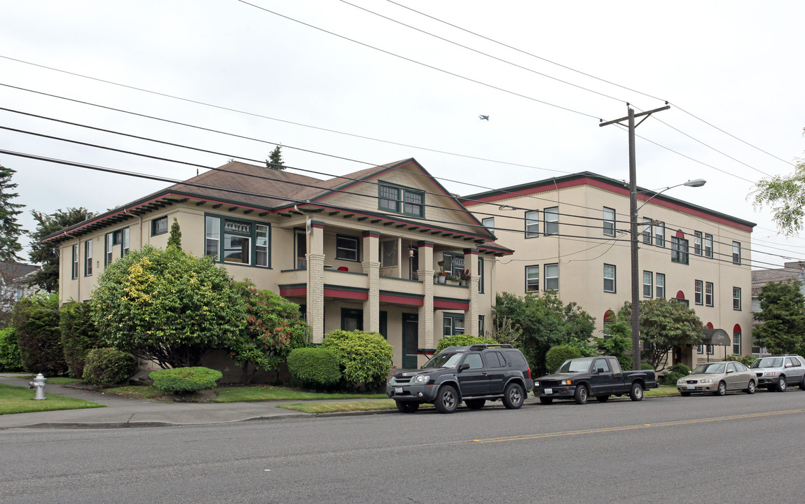 Sierra Apartments in Tacoma, WA - Building Photo