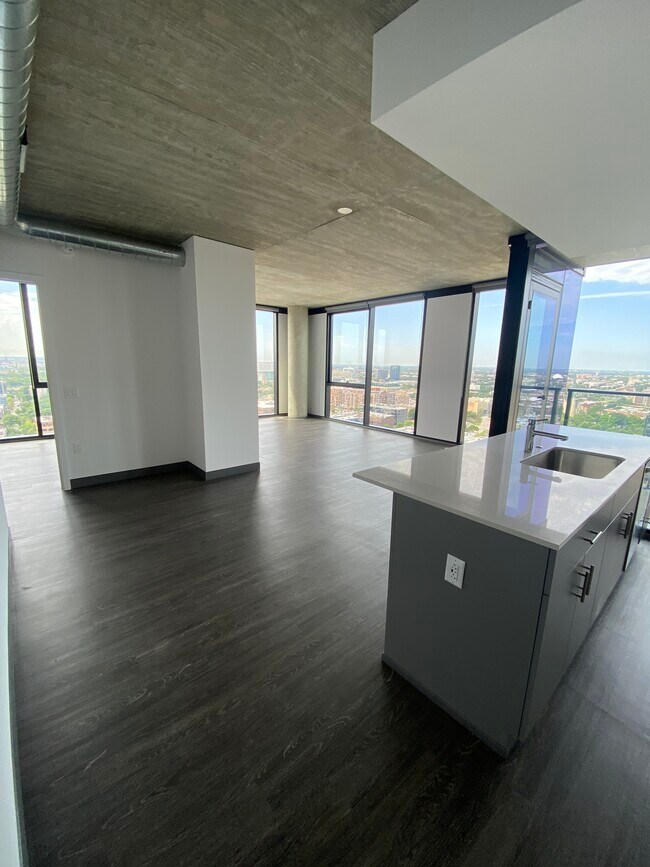 15 N Elizabeth St, Unit 0701 in Chicago, IL - Building Photo - Building Photo