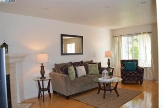 5111 Shalimar Cir in Fremont, CA - Building Photo - Building Photo