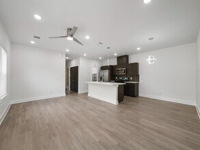 8122 Double in Houston, TX - Building Photo - Building Photo