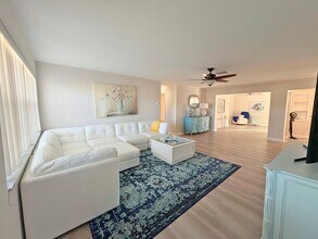 13826 Antigua Dr in Seminole, FL - Building Photo - Building Photo