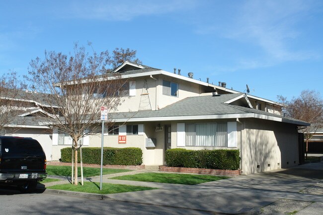 1096 Topaz Ave in San Jose, CA - Building Photo - Building Photo