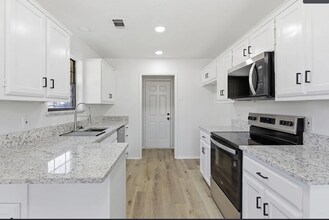 220 Brook Cir in Krum, TX - Building Photo - Building Photo