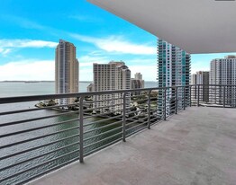 325 S Biscayne Blvd, Unit 2223 in Miami, FL - Building Photo