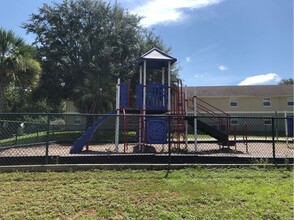Oakdale Apartments in Defuniak Springs, FL - Building Photo - Building Photo