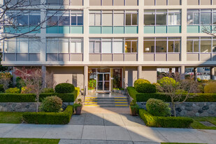 Parkwood Manor in Vancouver, BC - Building Photo - Building Photo