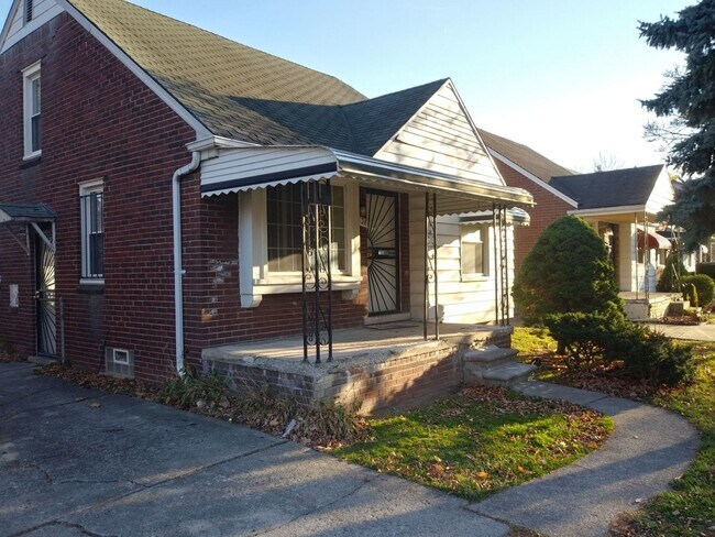 10838 Somerset Ave in Detroit, MI - Building Photo - Building Photo