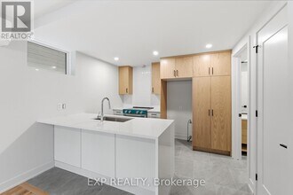 514 Roosevelt Ave in Ottawa, ON - Building Photo - Building Photo