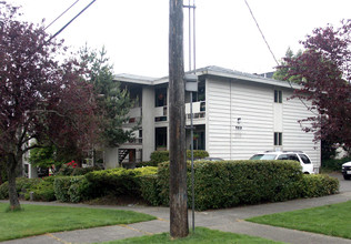 The Chinook Apartments in Tacoma, WA - Building Photo - Building Photo