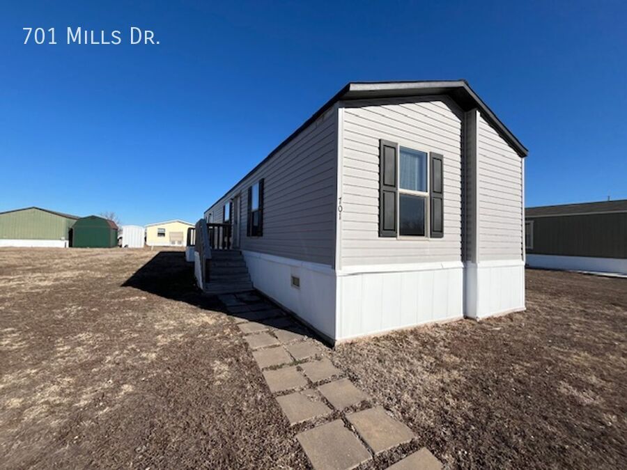 701 E Mls Dr in Towanda, KS - Building Photo