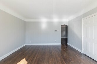 6954 S Maplewood Ave-Unit -1F in Chicago, IL - Building Photo - Building Photo