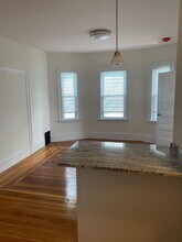 7 Pearson Ave, Unit 2 in Somerville, MA - Foto de edificio - Building Photo