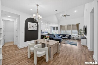 1120 Saddle Ridge Dr in Aubrey, TX - Foto de edificio - Building Photo