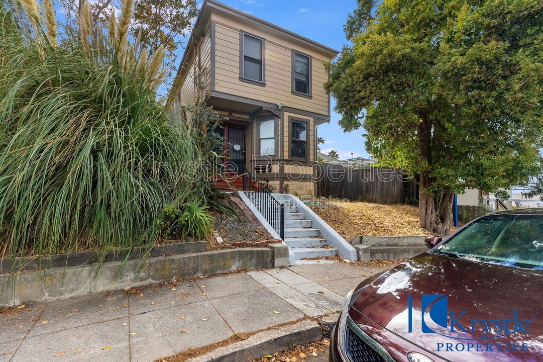 711 1/2 Carolina St in Vallejo, CA - Building Photo