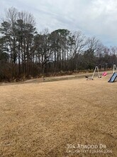 304 Atwood Dr in Holly Springs, NC - Building Photo - Building Photo