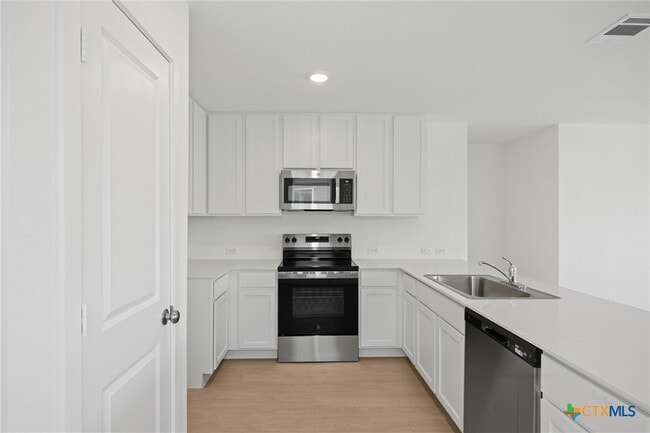 property at 3326 Noir Ln