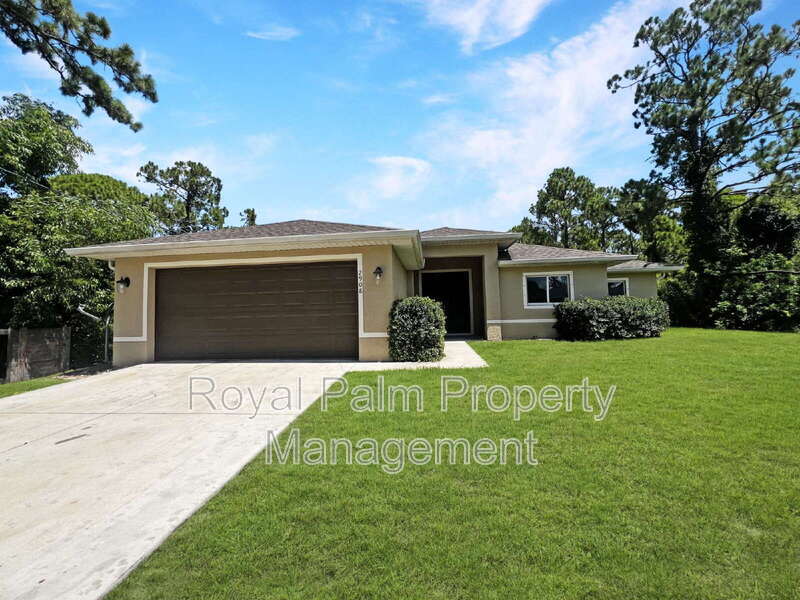 2908 15th St W in Lehigh Acres, FL - Building Photo