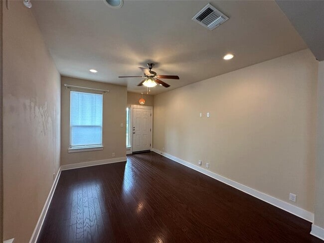 1032 Sugaree Ave in Austin, TX - Foto de edificio - Building Photo