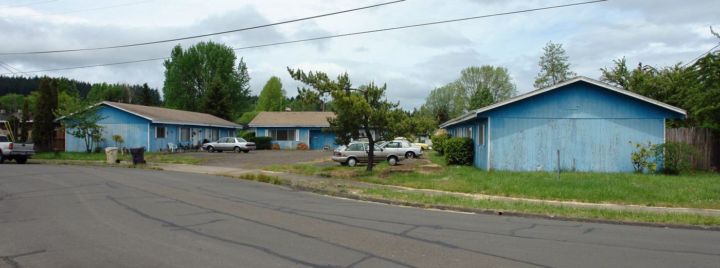 973 NW Sycamore Ave in Corvallis, OR - Building Photo