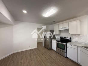 1211 Tinson in San Antonio, TX - Building Photo - Building Photo