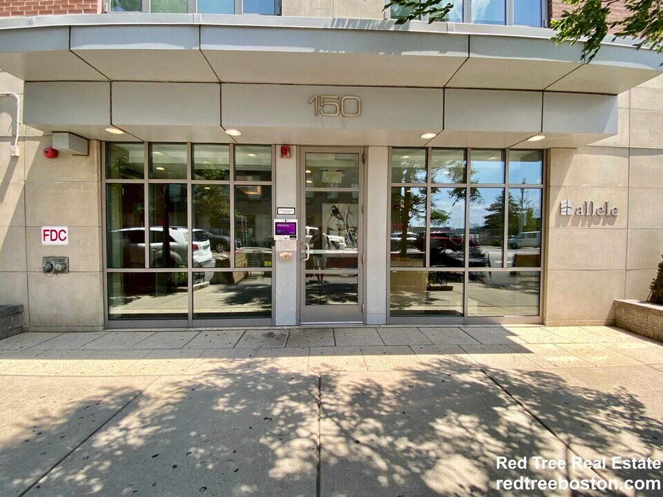 150 Dorchester Ave, Unit 2-bed 2-bath Southie in Boston, MA - Building Photo